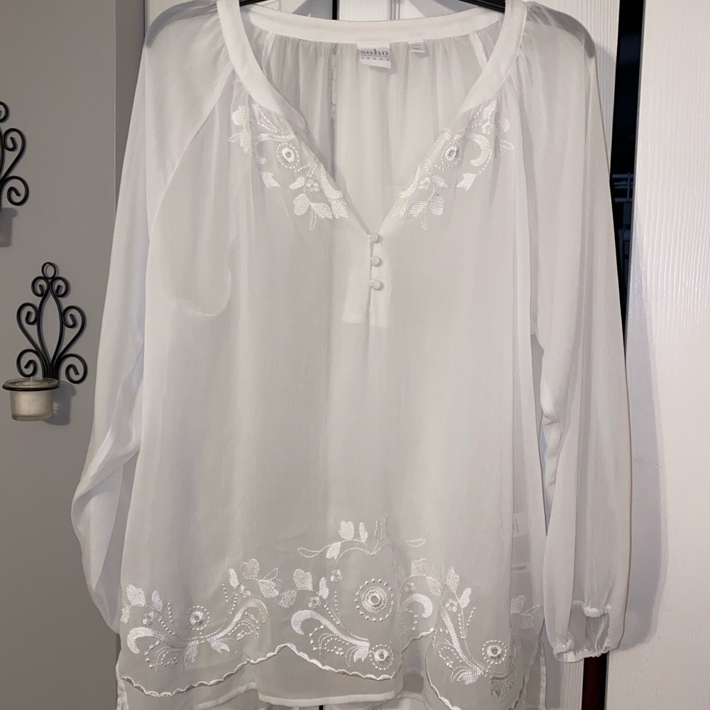 Soho New York & Company Ling sleeve loose shirt